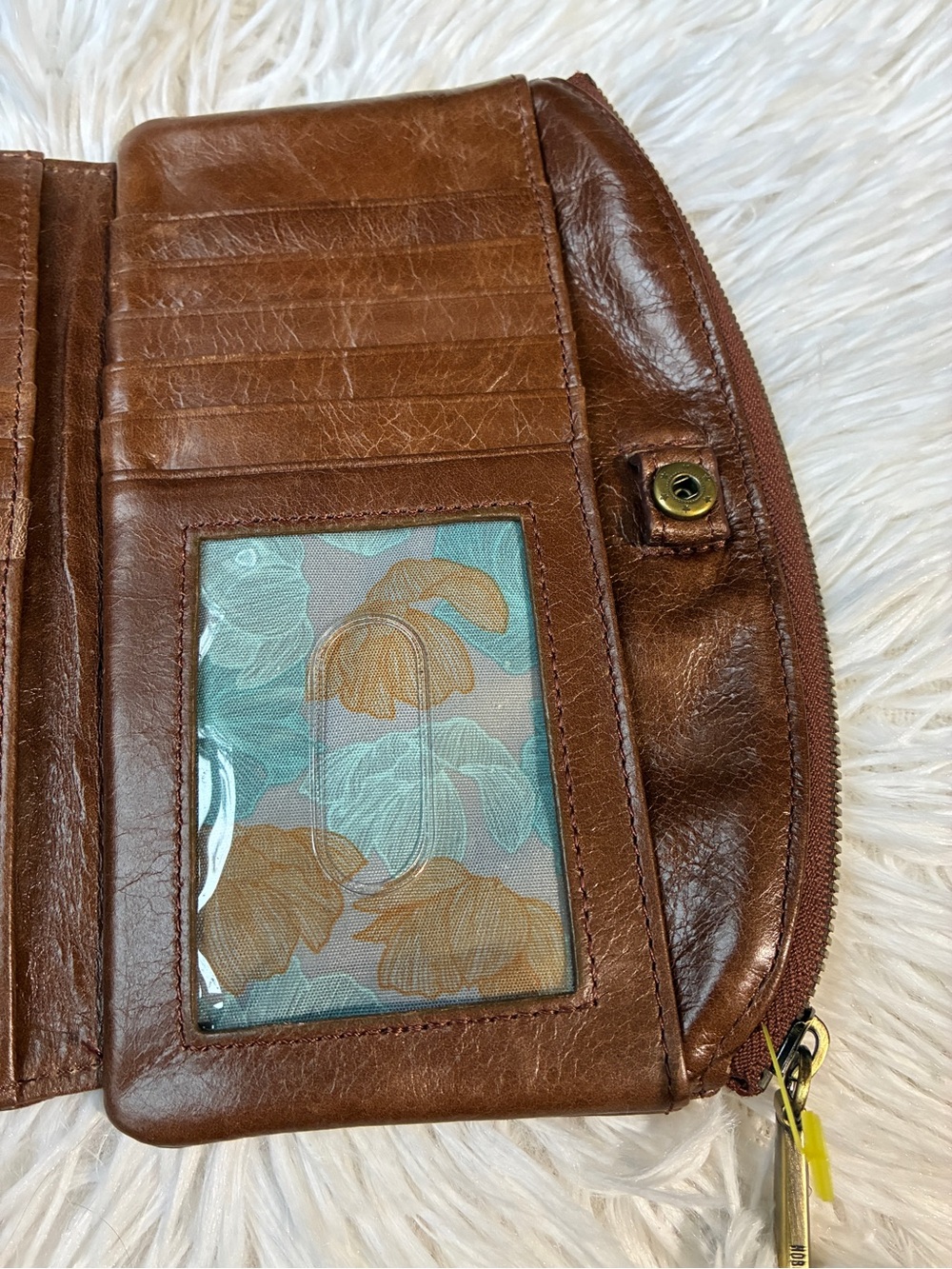HOBO International Leather Wallet Clutch 🤎 - Picture 10 of 11